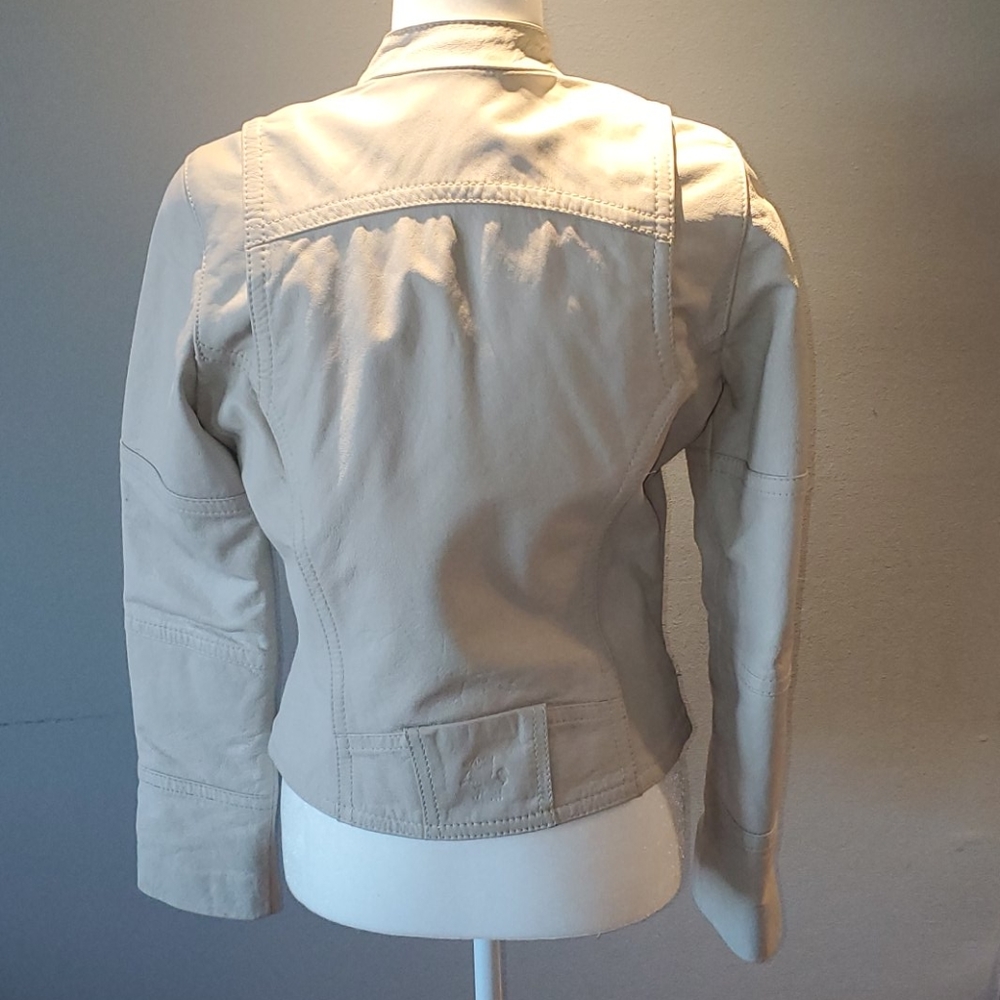 Cream colored Leather Jacket - Picture 5 of 7